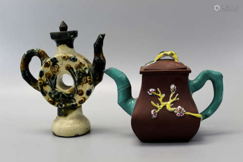 Two Chinese Yixing teapots