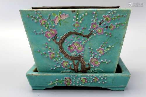 Chinese turquoise glaze famille rose porcelain planter, Qianlong mark.