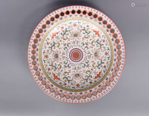 Chinese famille rose porcelain charger, Qianlong mark.