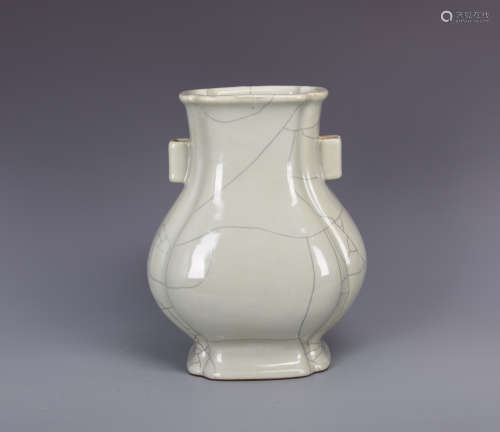 Chinese Ge Ware porcelain vase, Qianlong mark.