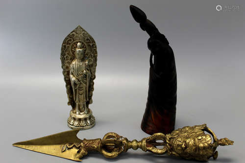 Three Chinese decorative items.