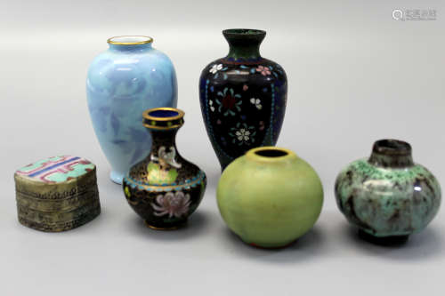 A group of Chinese and Japanses small items.