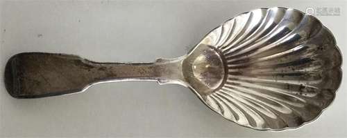 A Georgian silver fiddle pattern caddy scoop. Lond