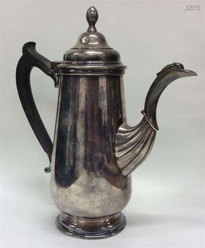 DUBLIN: A good Irish silver tapering coffee pot. B