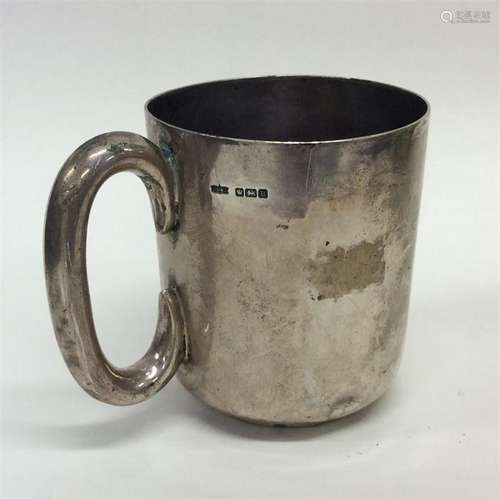 A silver half pint tankard. Sheffield 1905. Approx