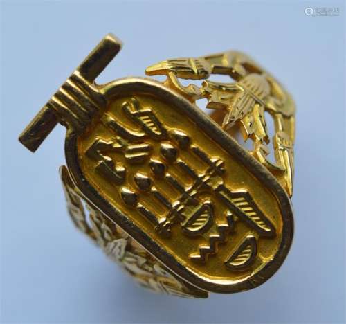 A high carat Egyptian ring of typical design. Appr