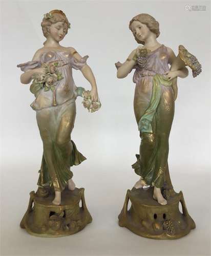 A pair of Austrian porcelain Art Nouveau-style fig