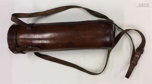 A good quality leather flask case with hinged top.