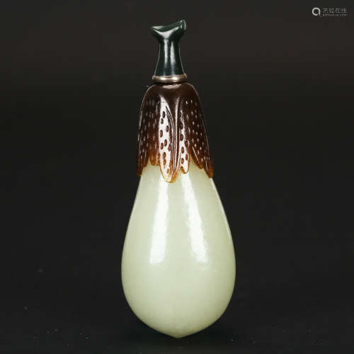 CHINESE JADE CARVED SNUFF BOTTLE