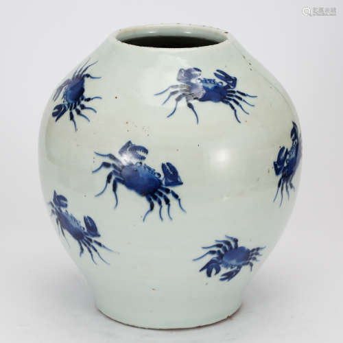 CHINESE BLUE AND WHITE PORCELAIN JAR