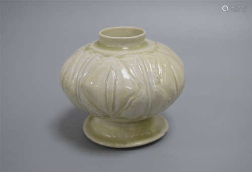 CHINESE PORCELAIN WHITE GLAZE WATER JAR