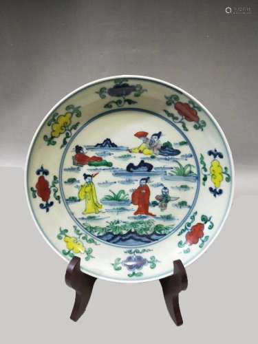 A DOUCAI FIGURAL PLATE, CHENG HUA MARK