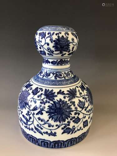 A BLUE AND WHITE GARLIC HEAD VASE, YONGZHENG MARK