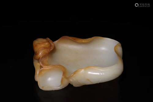 A JADE CARVING OF BRUSH WASHER