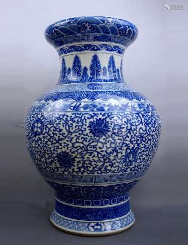 A BLUE AND WHITE VASE, QIANLONG MARK