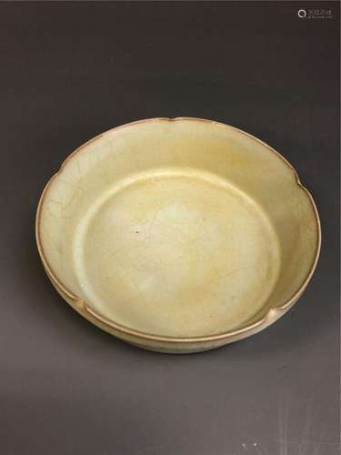 China, Guan Yao,White-glazed Brush Washer