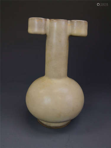China, Official Ware,Long-necked Vase With A Pair Of Tubular Lug Handles Around The Rim