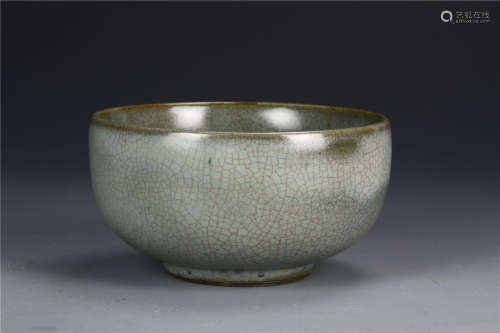 Chinese Guan Type Crackle Glazed Bowl