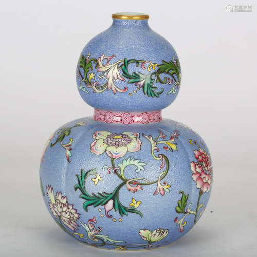 CHINESE FAMILLE ROSE GOURD VASE