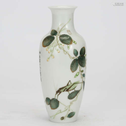 CHINESE FAMILLE ROSE PORCELAIN VASE