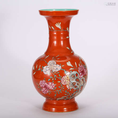 CHINESE FAMILLE ROSE PORCELAIN VASE