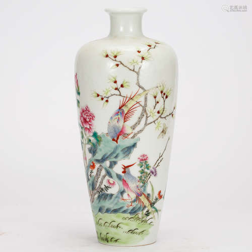 CHINESE FAMILLE ROSE PORCELAIN VASE