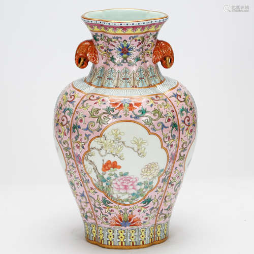 CHINESE FAMILLE ROSE PORCELAIN VASE