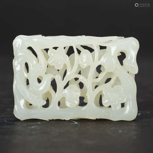 CHINESE WHITE JADE PENDANT