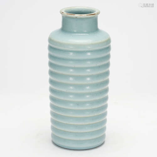 CHINESE CELADON GLAZED VASE