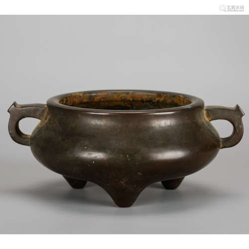 CHINESE BRONZE TRIPOD CENSER