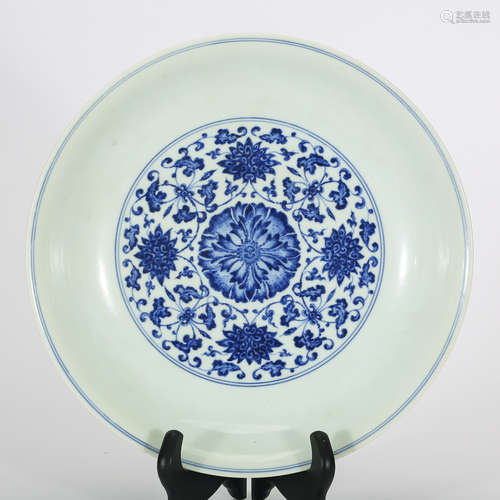 CHINESE BLUE AND WHITE PORCELAIN PLATE