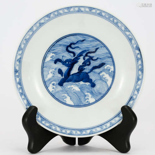 CHINESE BLUE AND WHITE PORCELAIN PLATE