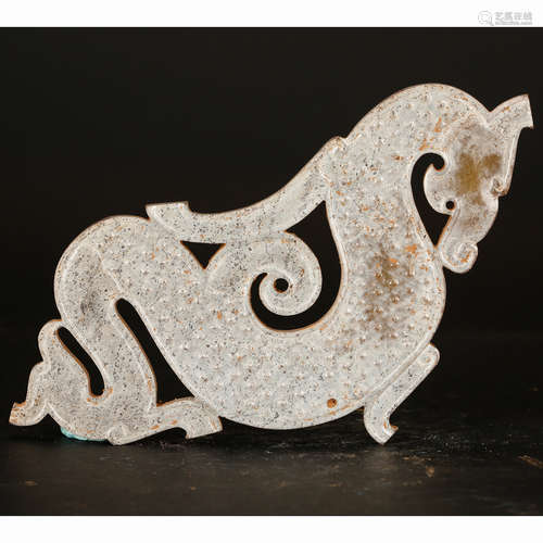 CHINESE ARCHAIC JADE DRAGON PENDANT