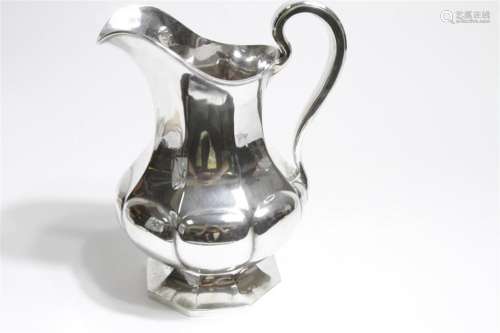 Reed & Barton Sterling Pitcher (33.76 Troy oz)