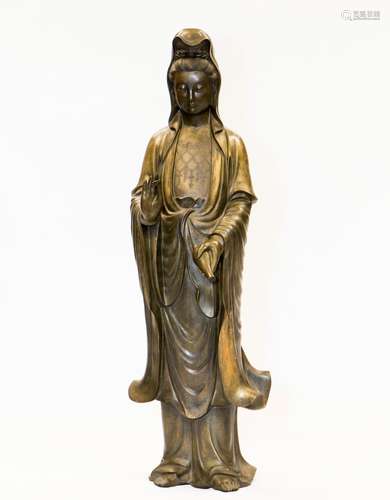 A SILVER-INLAID BRONZE GUANYIN SIGNED BY SHI SOU, 19/ 20TH CENTURY