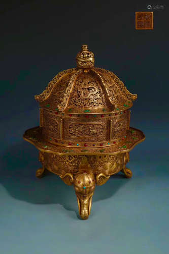 A GILT BRONZE CENSER WITH DRAGON PATTERN