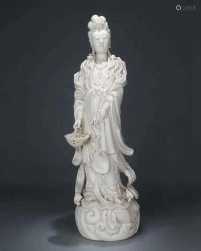 DEHUA GUANYIN PORCELAIN FIGURE