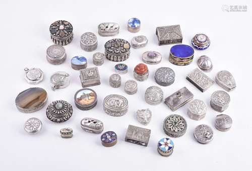 A collection of twenty seven silver and silver coloured small boxes, some unmarked, various