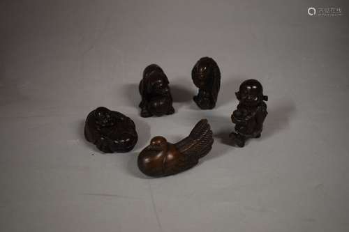 CHINE JAPON XXème siècle Lot de 5 netsuke en bois...