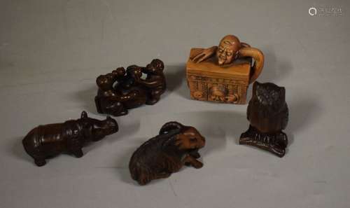 CHINE JAPON XXème siècle Lot de 5 netsuke en bois...