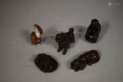 CHINE JAPON XXème siècle Lot de 5 netsuke en bois...