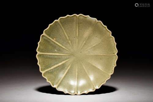 YAOZHOU WARE FLORIFORM DISH