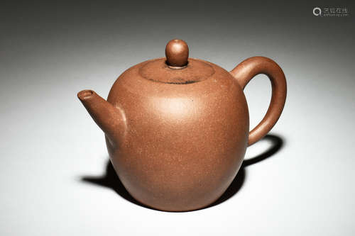 YIXING ZISHA OVOID TEAPOT