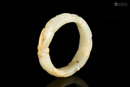 WHITE JADE CARVED 'PEOPLE' BANGLE