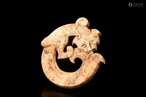 JADE CARVED 'DRAGON' PENDANT