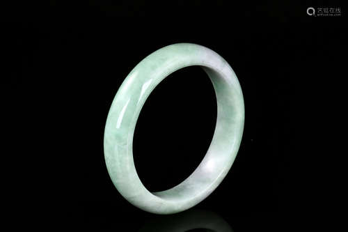 JADEITE ROUND BANGLE WITH CERTIFICATE