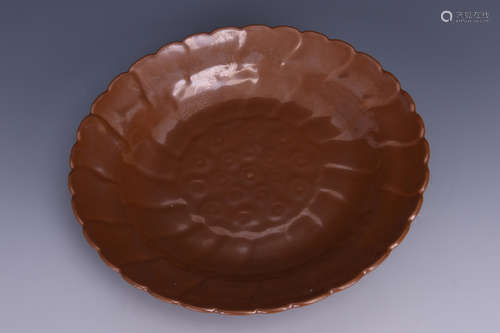 BROWN GLAZED FLORIFORM DISH