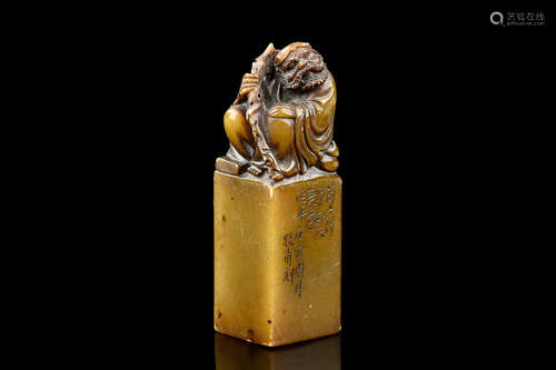 SHOUSHAN STONE CARVED 'BODHIDHARMA' STAMP SEAL