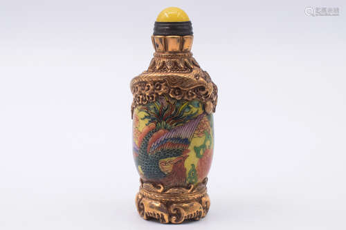 GILT AND GLASS 'PHOENIX' SNUFF BOTTLE