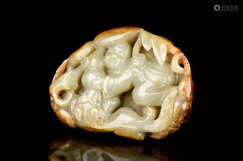 WHITE JADE CARVED 'CHILD' ORNAMENT